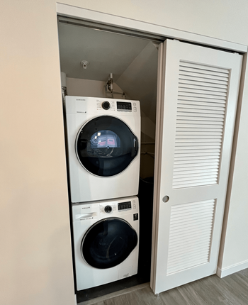 full size washer and dryer at Reserve Overlook Apartments, Integrity Realty, Cleveland Heights, 44106